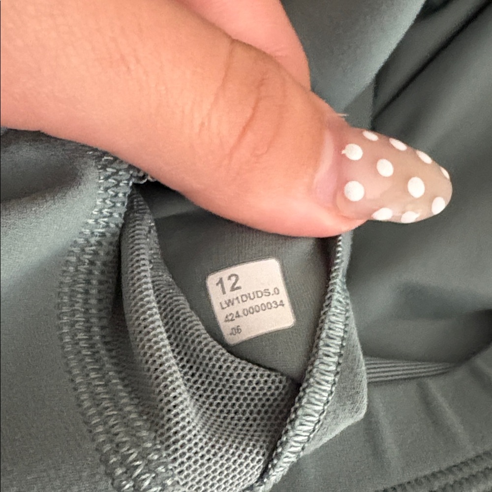 Lululemon green align tank - Picture 3 of 3